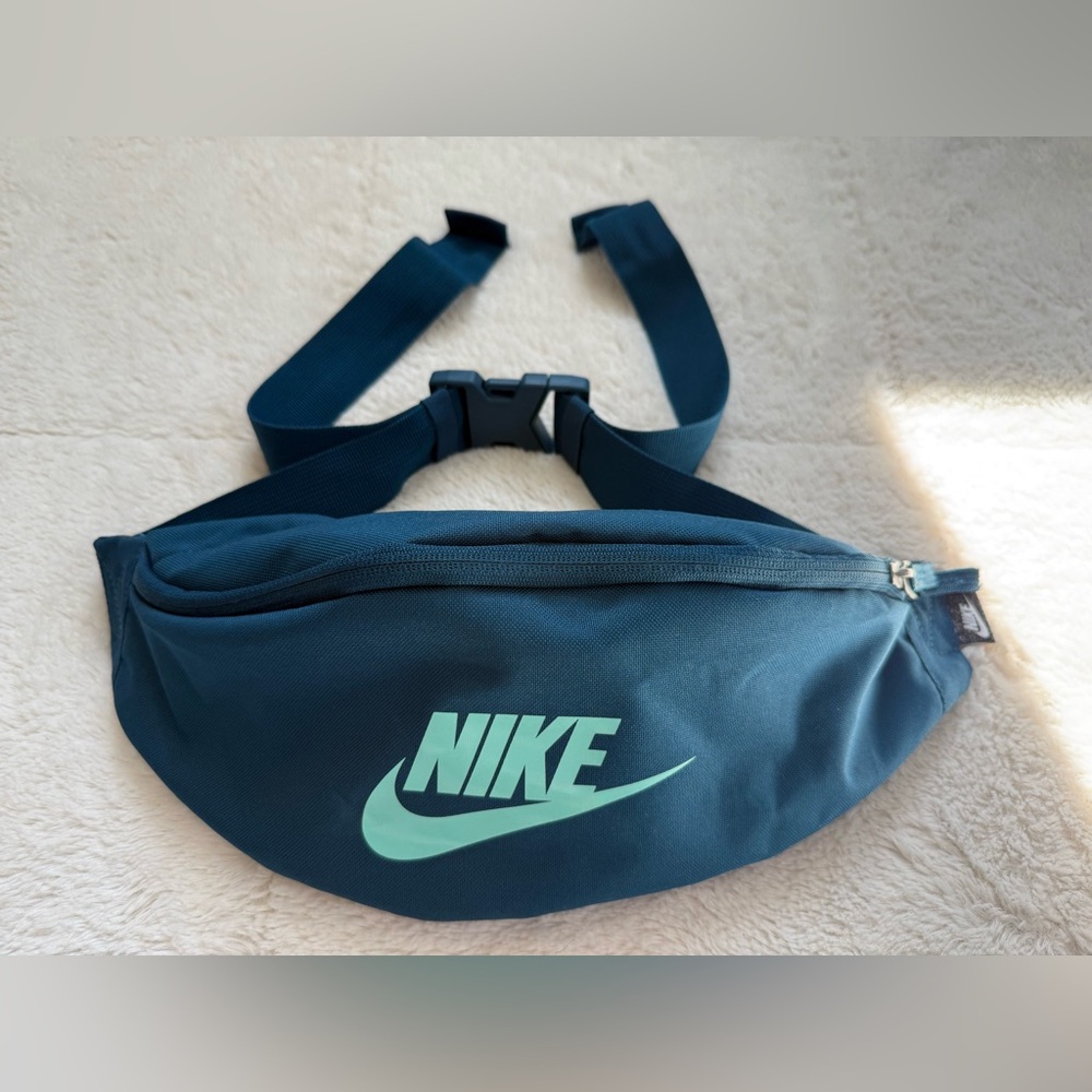 Nike Heritage Waistpack DB0490-460 Unisex Blue EUC